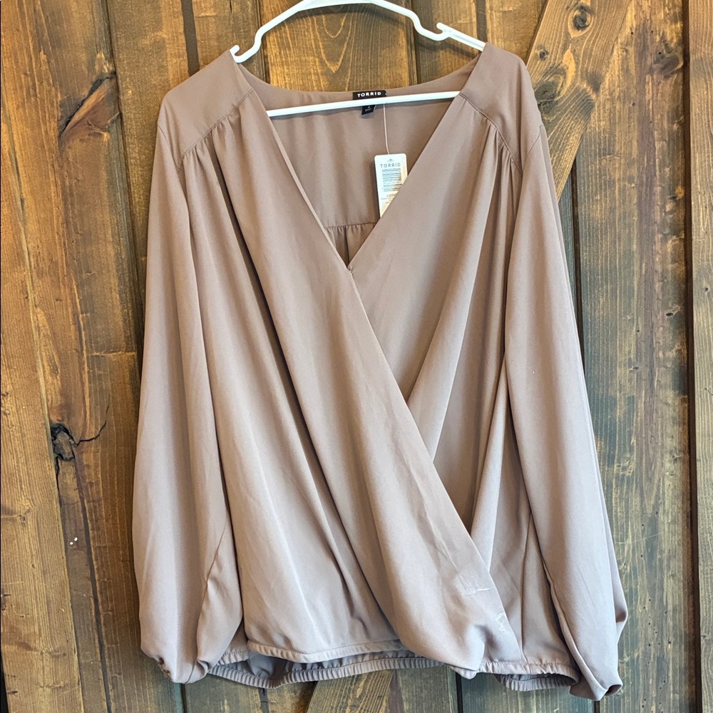 NWT Torrid 4x Plus Taupe Wrap Blouse